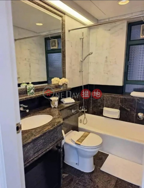 HILLSBOROUGH COURT 2 BED 1 BATH 1 CP, Hillsborough Court 曉峰閣 Rental Listings | Central District (AMKPR-0009203787)