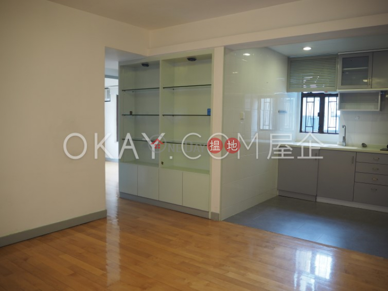 Nicely kept 3 bedroom in Mid-levels West | Rental | Corona Tower 嘉景臺 Rental Listings