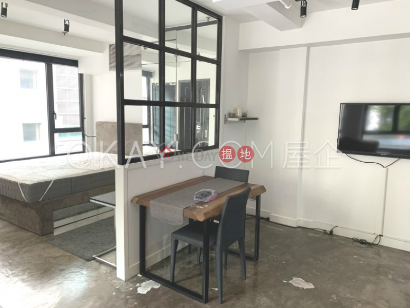 HK$ 25,000/ month, 14-15 Wo On Lane Central District | Popular studio with rooftop | Rental
