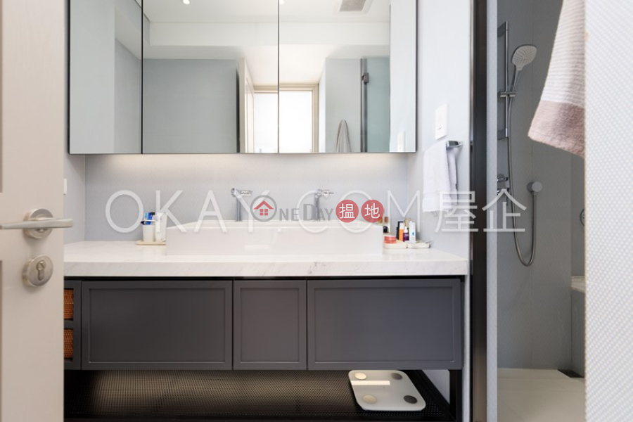 HK$ 25M, Estella Court Central District, Efficient 3 bed on high floor with balcony & parking | For Sale