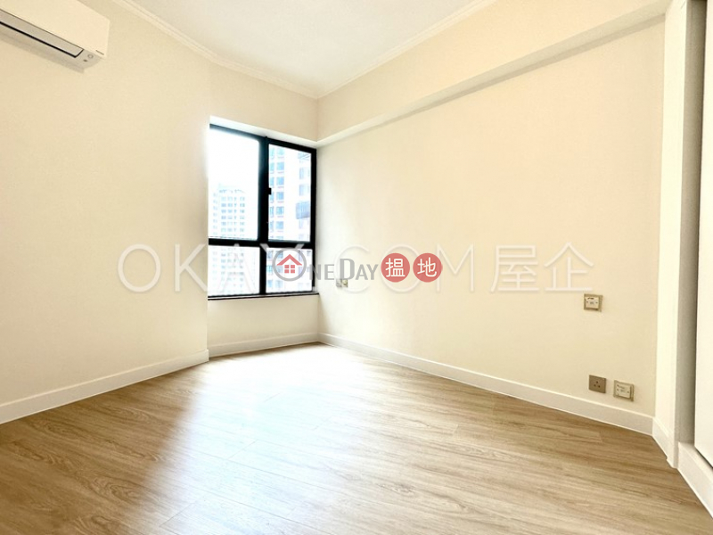 HK$ 35,000/ month, Hillsborough Court Central District Charming 2 bedroom with parking | Rental