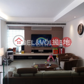 3 Bedroom Family Flat for Sale in Yau Yat Chuen | Jade Court 翡翠閣 _0