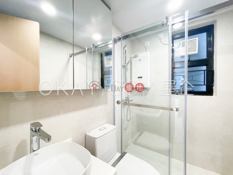 HK$ 38,000/ month, Primrose Court | Western District | Tasteful 3 bedroom in Mid-levels West | Rental