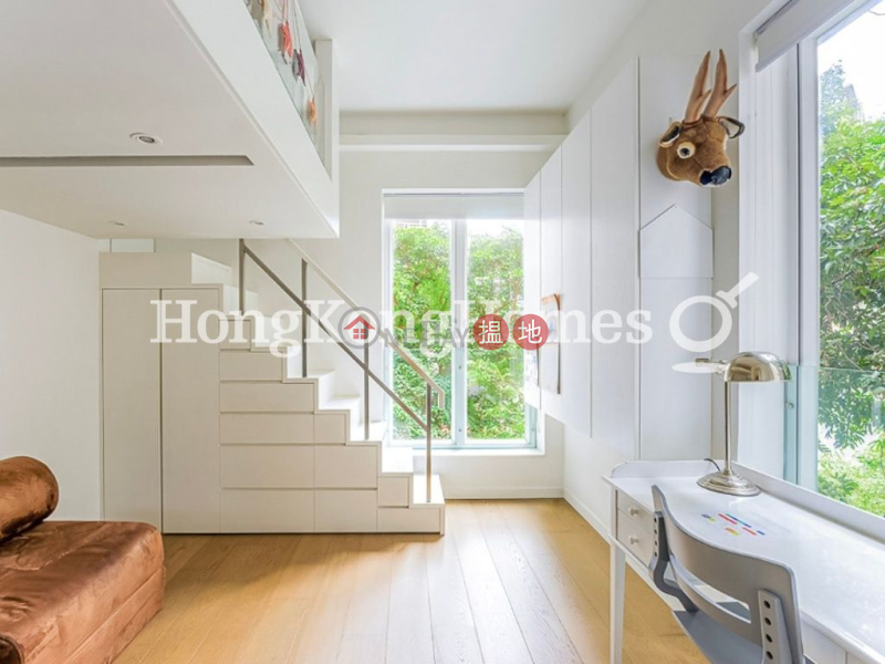 Property Search Hong Kong | OneDay | Residential Rental Listings, 3 Bedroom Family Unit for Rent at Pak Fai Mansion