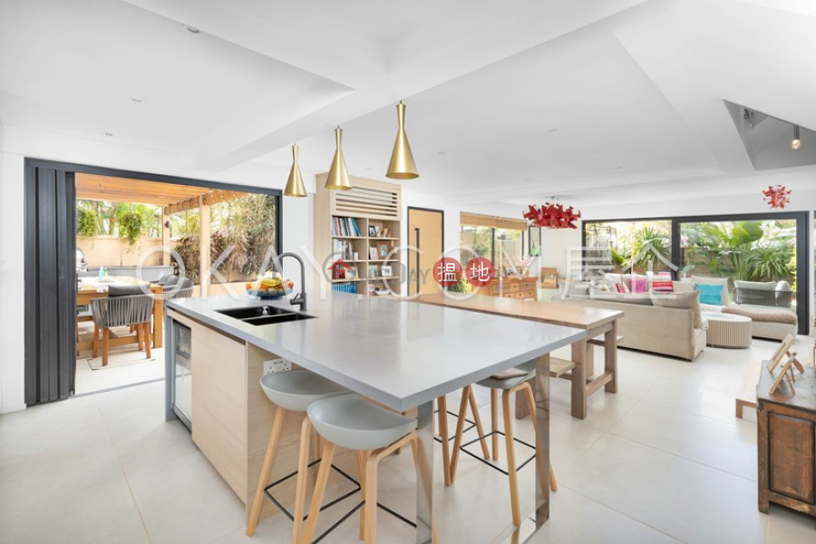 Lovely house with parking For Sale, Jade Villa Ngau Liu 璟瓏軒 Sales