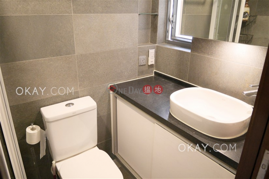 Intimate 2 bedroom with balcony | For Sale | The Morrison 駿逸峰 Sales Listings