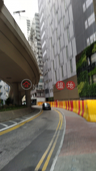8 Sha Tsui Road (沙咀道8號),Tsuen Wan West | ()(2)