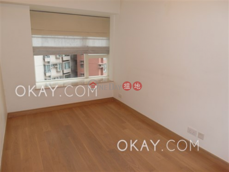 HK$ 37,000/ month | Centrestage, Central District, Lovely 3 bedroom with balcony | Rental