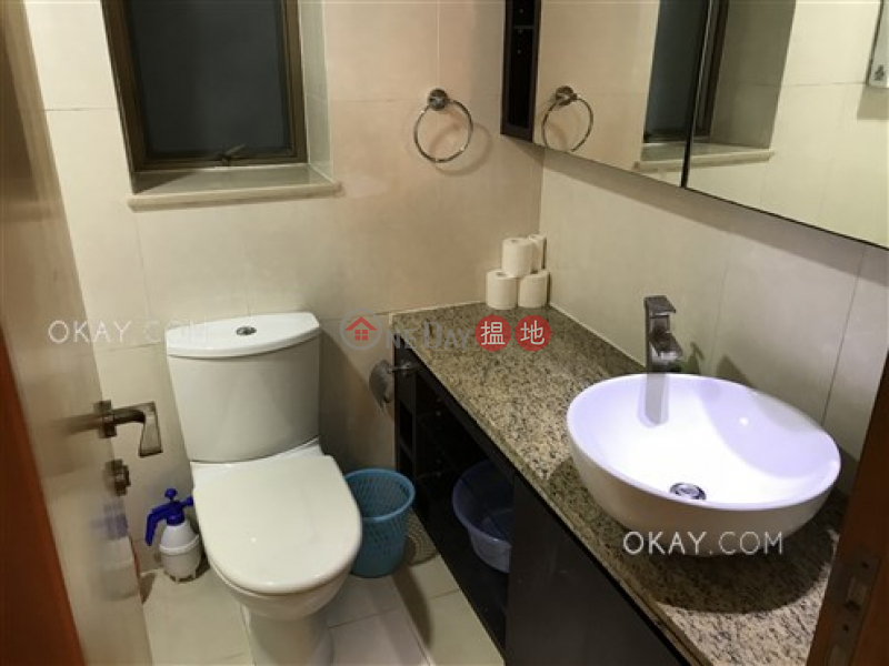 Luxurious 2 bedroom with balcony | For Sale | The Zenith Phase 1, Block 3 尚翹峰1期3座 Sales Listings