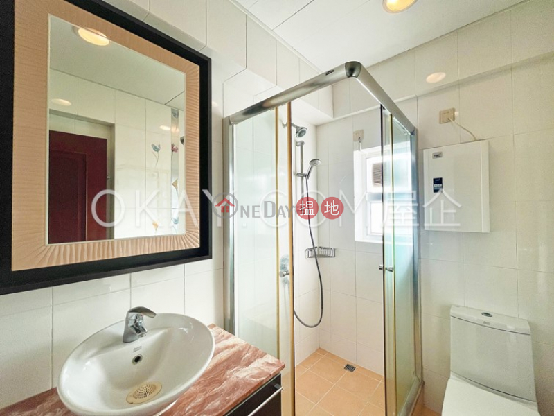 HK$ 17.9M | Winfield Gardens, Wan Chai District Gorgeous 3 bedroom with parking | For Sale