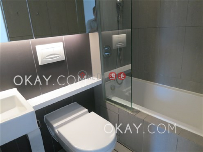 HK$ 40M, The Oakhill, Wan Chai District | Gorgeous 3 bedroom on high floor with balcony & parking | For Sale