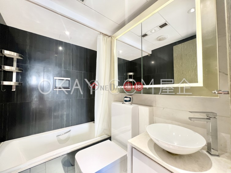 Gorgeous 2 bedroom on high floor with balcony | Rental | Centre Point 尚賢居 Rental Listings