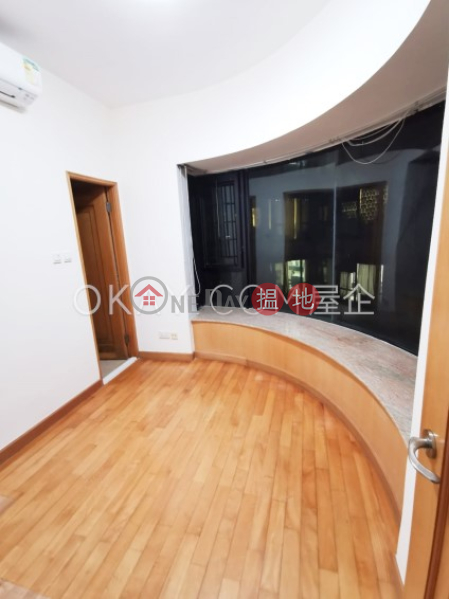 Intimate 3 bedroom on high floor | For Sale, 244 Aberdeen Main Road | Southern District | Hong Kong | Sales HK$ 8M
