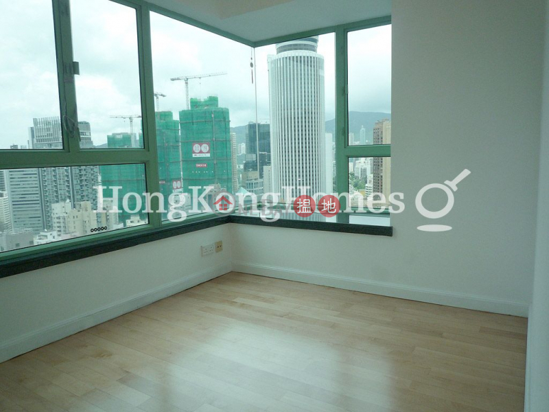 HK$ 33,000/ month | Royal Court, Wan Chai District | 3 Bedroom Family Unit for Rent at Royal Court