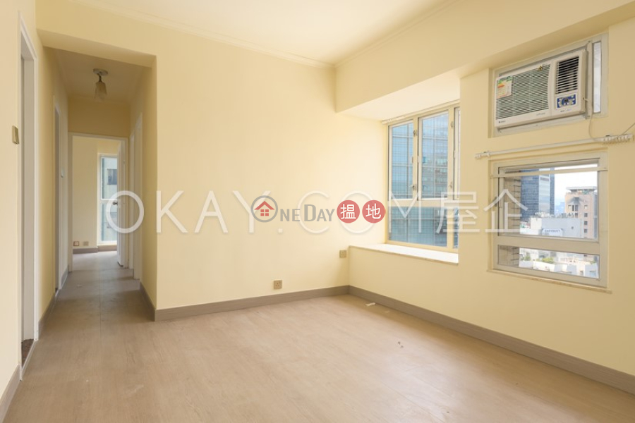 HK$ 32,000/ month | Manrich Court, Wan Chai District, Stylish 3 bedroom on high floor | Rental
