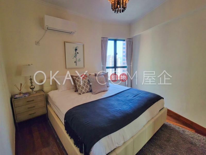 Stylish 2 bedroom with parking | Rental, Hillsborough Court 曉峰閣 Rental Listings | Central District (OKAY-R18857)