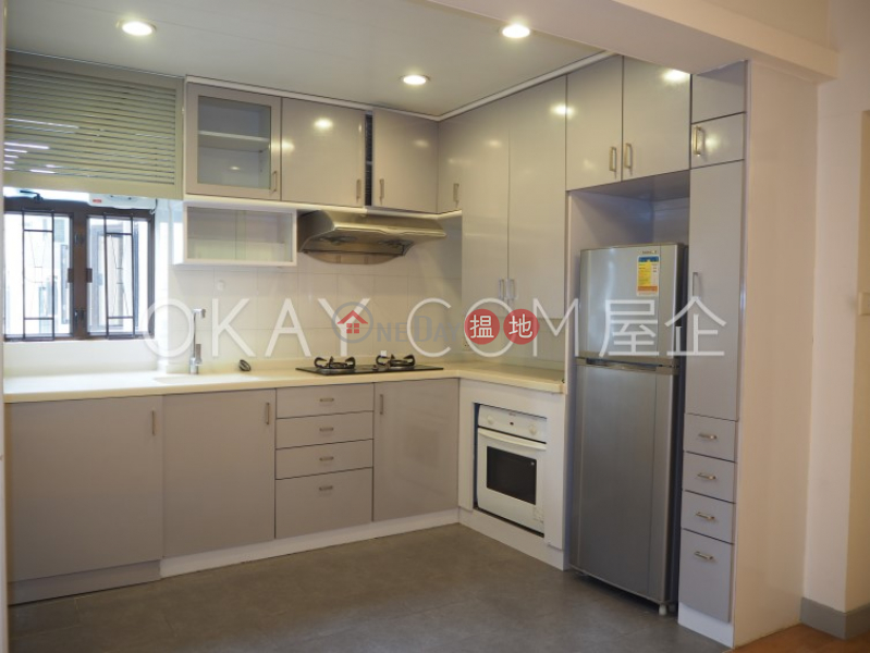Nicely kept 3 bedroom in Mid-levels West | Rental 93 Caine Road | Central District Hong Kong | Rental, HK$ 26,800/ month
