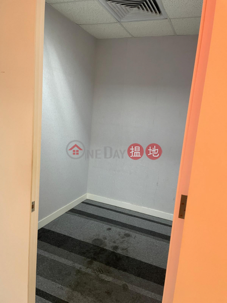 HK$ 96,950/ month, Metroplaza Tower 2, Kwai Tsing District, Room 4105 4106 4107A, Tower 2, Metroplaza, 223 Hing Fong Road, Kwai Chung