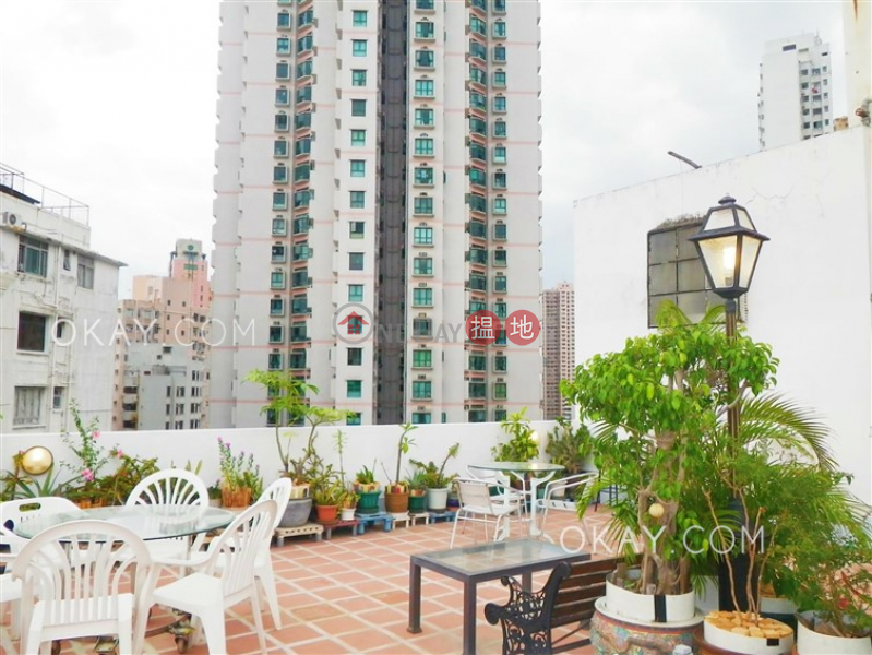 Charming 3 bedroom on high floor with rooftop | Rental | Honiton Building 漢寧大廈 Rental Listings