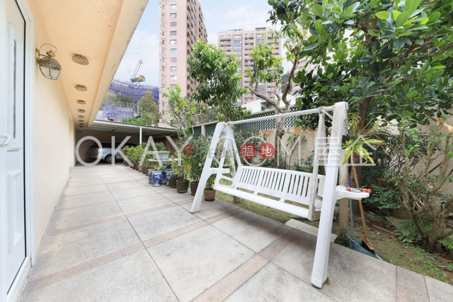 Exquisite house with rooftop & parking | For Sale | Jardine\'s Lookout Garden 渣甸山花苑 Sales Listings