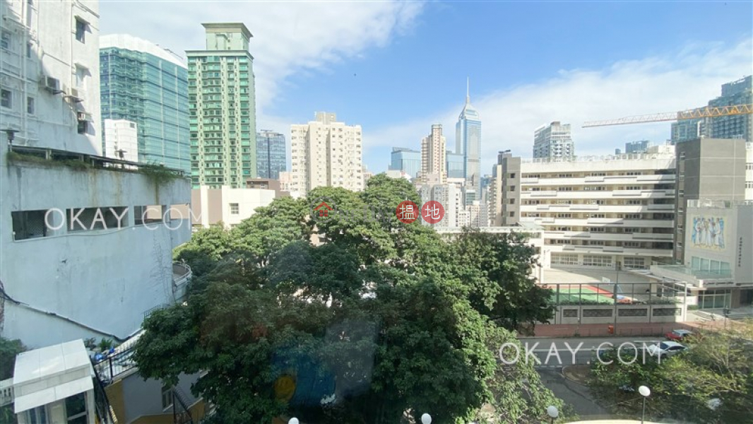 Beautiful 3 bedroom with balcony & parking | For Sale | Mannie Garden 萬俊花園 Sales Listings