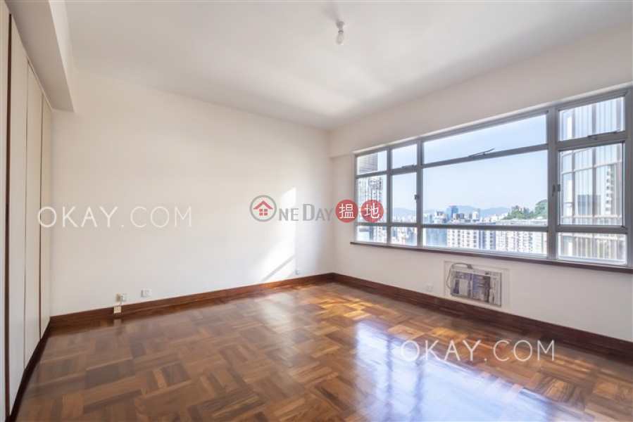 HK$ 38M | Dragon Garden Wan Chai District, Efficient 3 bed on high floor with balcony & parking | For Sale