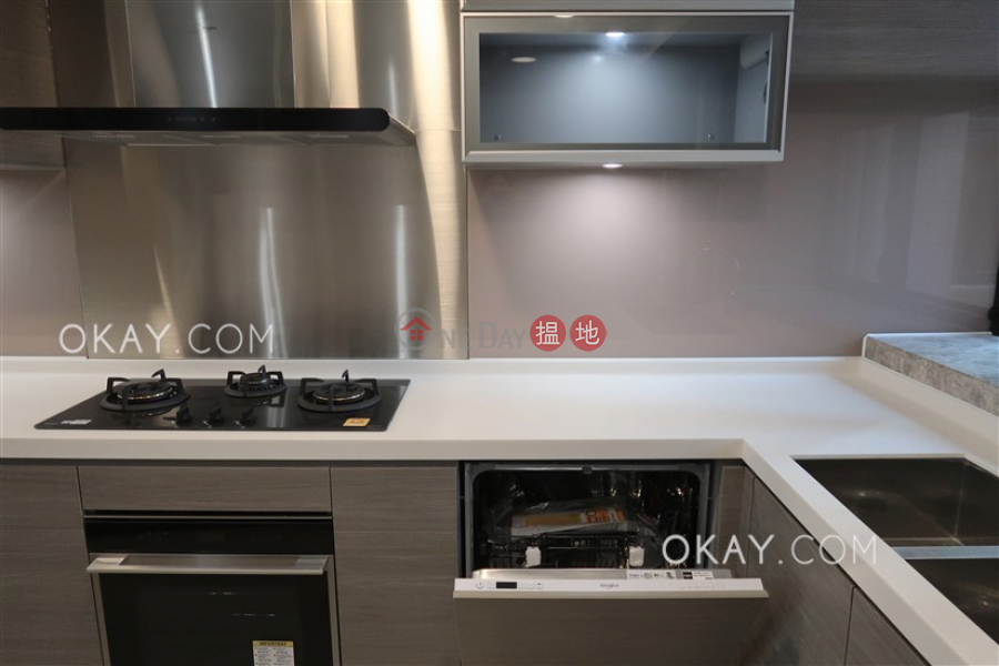 HK$ 88,000/ month, Dynasty Court Central District | Gorgeous 3 bedroom with balcony & parking | Rental