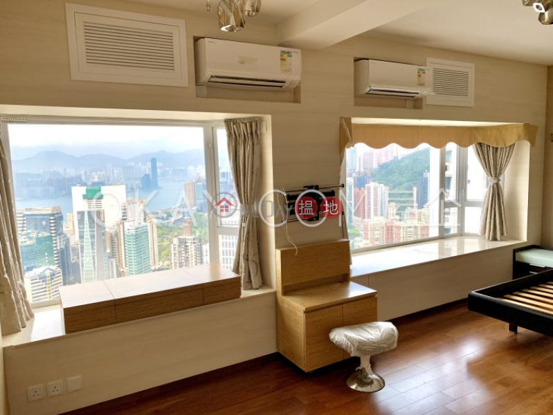 HK$ 41.8M, Beverly Hill | Wan Chai District, Exquisite 3 bed on high floor with sea views & balcony | For Sale