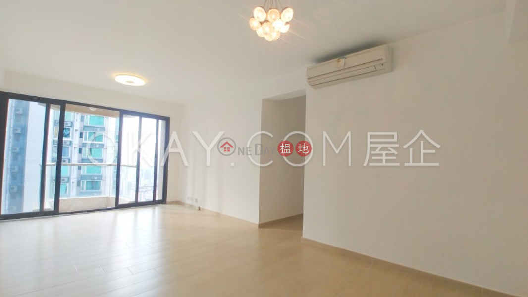 Tasteful 3 bedroom on high floor with balcony | For Sale | Ronsdale Garden 龍華花園 Sales Listings