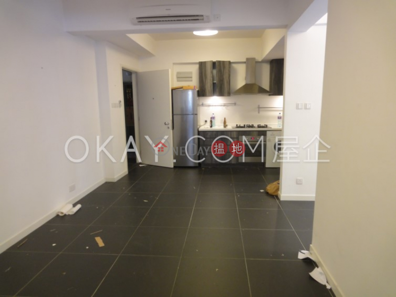 HK$ 27,000/ month | North Point View Mansion | Eastern District | Charming 2 bedroom with balcony | Rental
