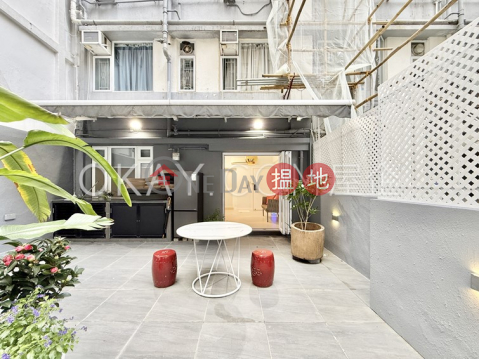 Practical studio with terrace | For Sale, Unique Tower 旭逸閣 | Wan Chai District (OKAY-S32341)_0