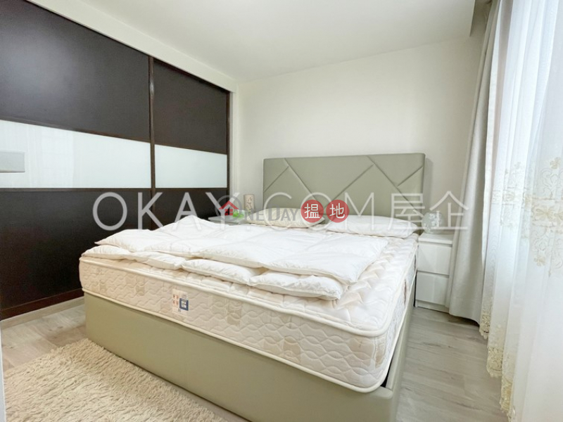 Elegant 1 bedroom on high floor | Rental, Convention Plaza Apartments 會展中心會景閣 Rental Listings | Wan Chai District (OKAY-R82203)