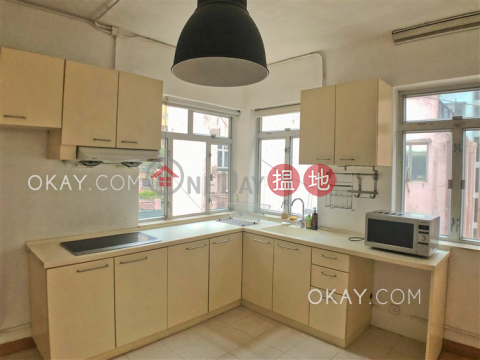 Practical 1 bedroom on high floor with rooftop | Rental | 1E Davis Street 爹核士街1E號 _0