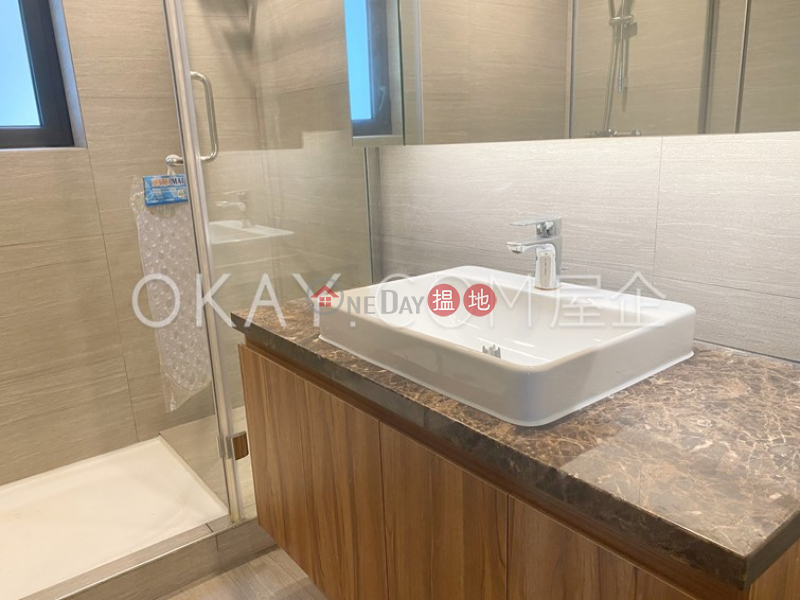 HK$ 100,000/ month, Magazine Gap Towers | Central District Stylish 3 bedroom with balcony & parking | Rental
