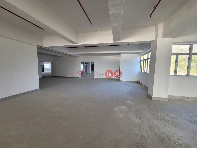 HK$ 232,379/ month Oceanic Industrial Centre Southern District | It is a self contained community integrating various industries with full sea view