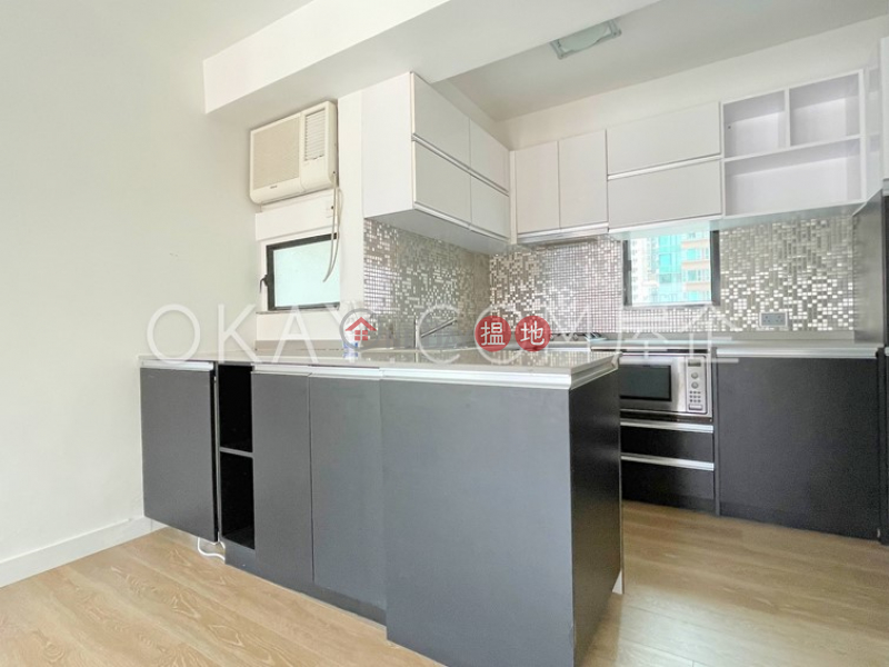 HK$ 11M Dawning Height | Central District, Elegant 2 bedroom in Sheung Wan | For Sale