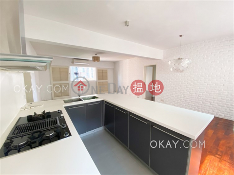 Charming 3 bedroom with parking | For Sale | Greenview Gardens 景翠園 _0
