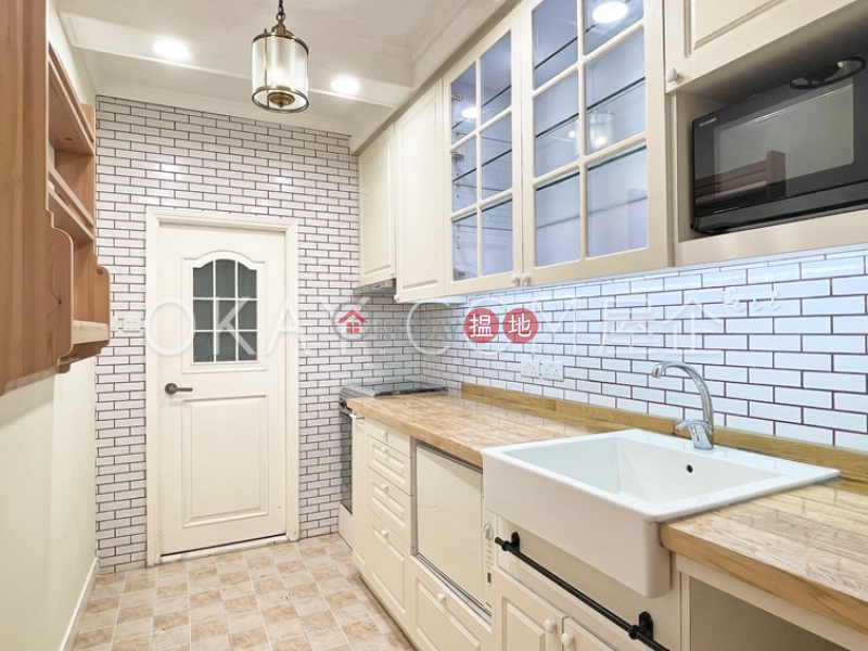 2房1廁堅威大廈出售單位-128-132堅道 | 西區|香港-出售HK$ 1,368萬