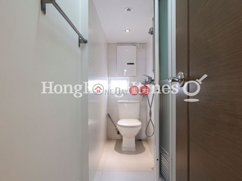 Property Search Hong Kong | OneDay | Residential Rental Listings | 3 Bedroom Family Unit for Rent at Kam Kin Mansion