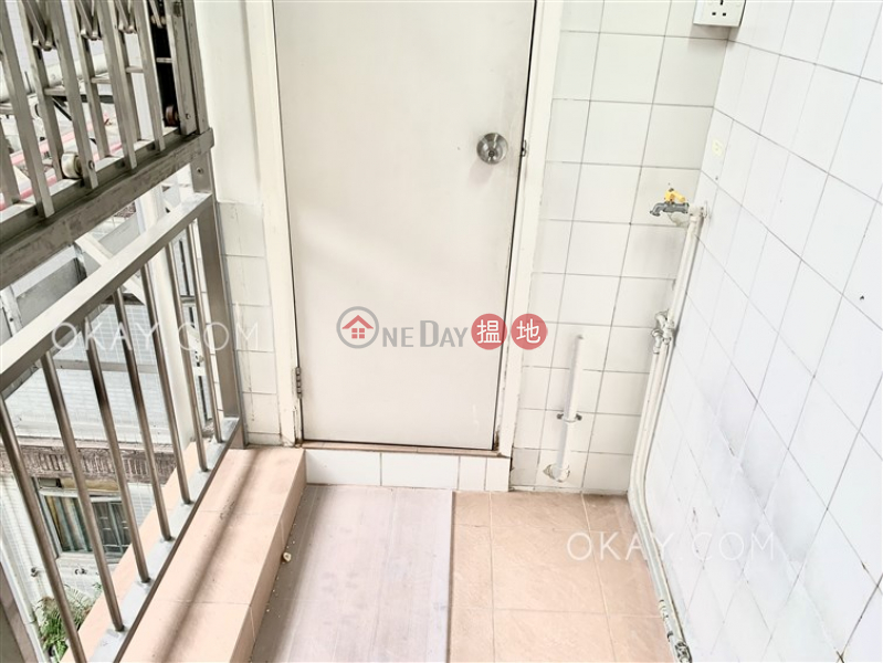 Tasteful 3 bedroom with balcony & parking | Rental 39 Kennedy Road | Wan Chai District, Hong Kong, Rental HK$ 45,000/ month