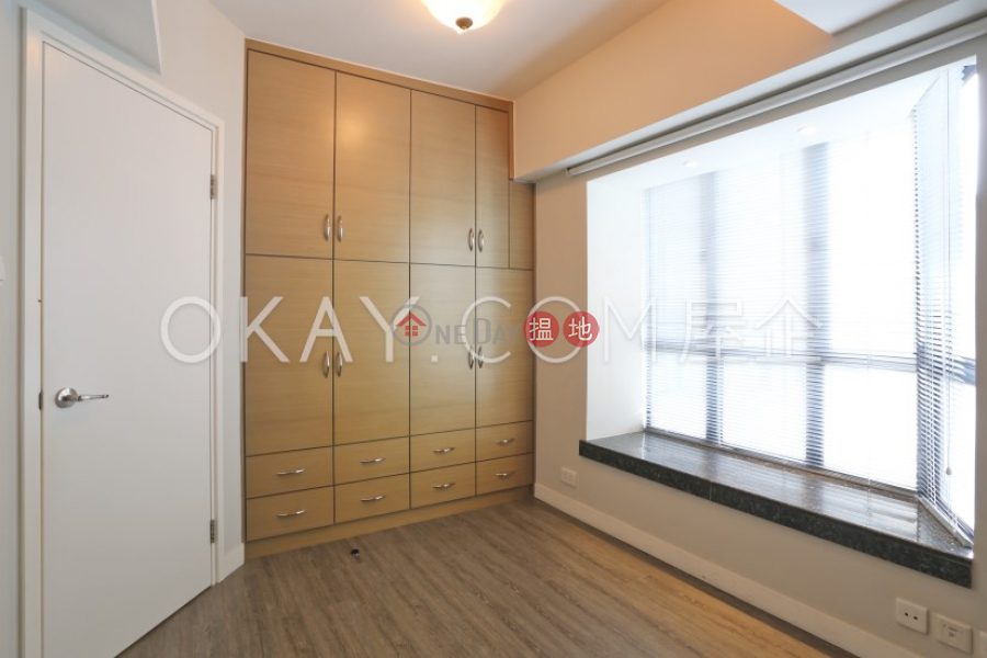 HK$ 44,000/ month, Vantage Park | Western District Rare 1 bedroom on high floor with rooftop | Rental