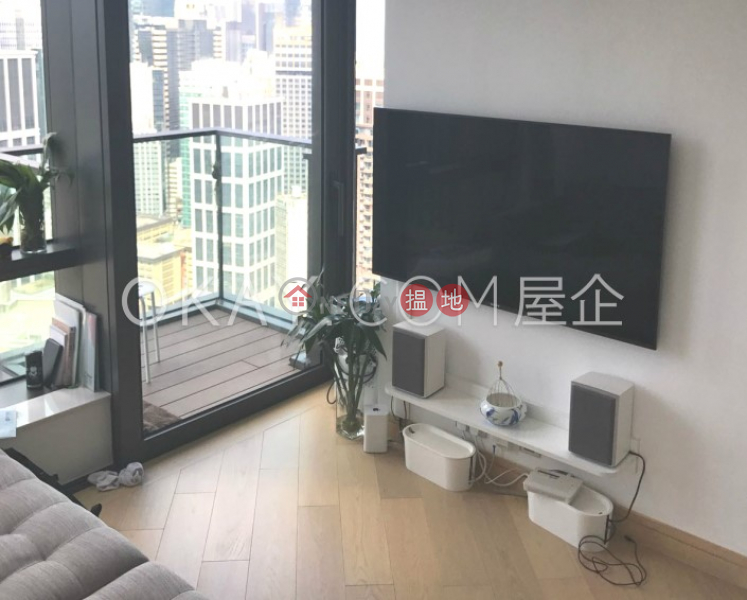 HK$ 11.65M | Jones Hive | Wan Chai District | Gorgeous 2 bed on high floor with sea views & balcony | For Sale