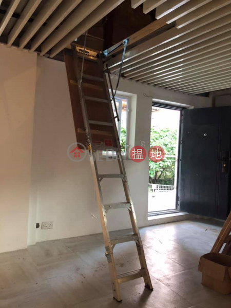 By Owner (No commission) Newly renovated unit with Balcony in Kowloon | Kau Wa Keng New Village 九華徑新村 Rental Listings
