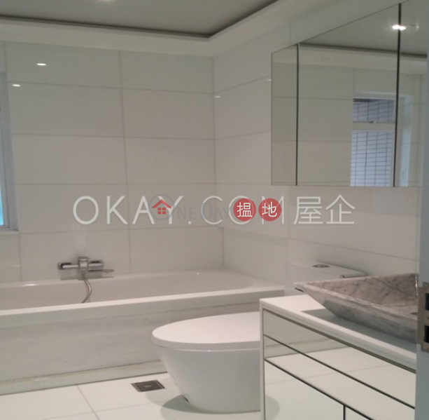 HK$ 75,000/ month | Hillsborough Court | Central District Luxurious 3 bedroom with parking | Rental