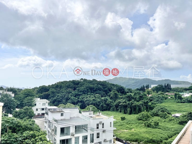 Nicely kept house with rooftop, terrace & balcony | Rental | Sheung Yeung Village House 上洋村村屋 Rental Listings