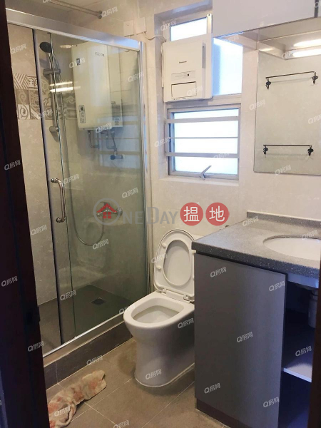 Property Search Hong Kong | OneDay | Residential Sales Listings South Horizons Phase 4, Wai King Court Block 30 | 2 bedroom High Floor Flat for Sale