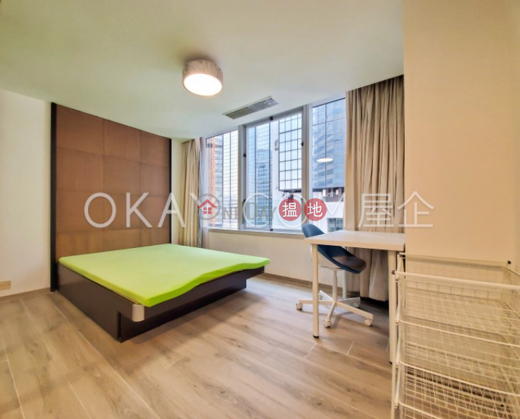 Popular 1 bedroom in Wan Chai | For Sale, Convention Plaza Apartments 會展中心會景閣 Sales Listings | Wan Chai District (OKAY-S20734)