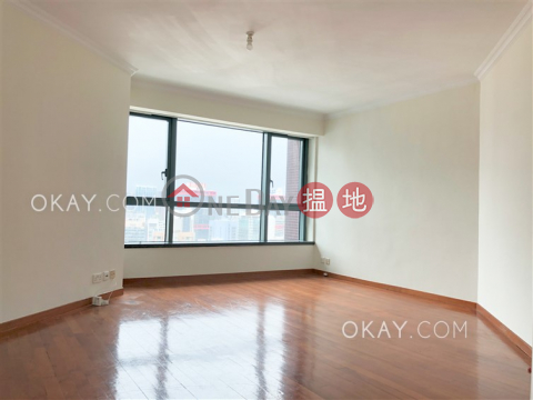 Luxurious 3 bedroom with harbour views & parking | Rental | 80 Robinson Road 羅便臣道80號 _0