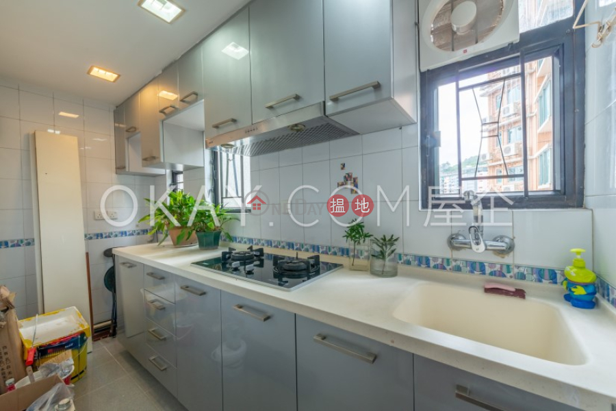 Lovely 3 bedroom with balcony & parking | Rental | Royal Court 騰黃閣 Rental Listings