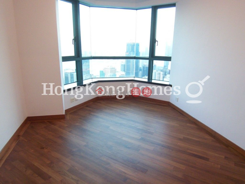 3 Bedroom Family Unit for Rent at 80 Robinson Road | 80 Robinson Road 羅便臣道80號 Rental Listings